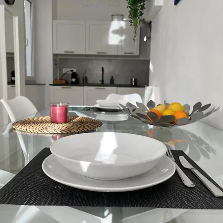 アパート Rn House